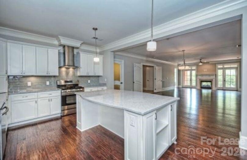 2100 Queens Road W - Photo 3