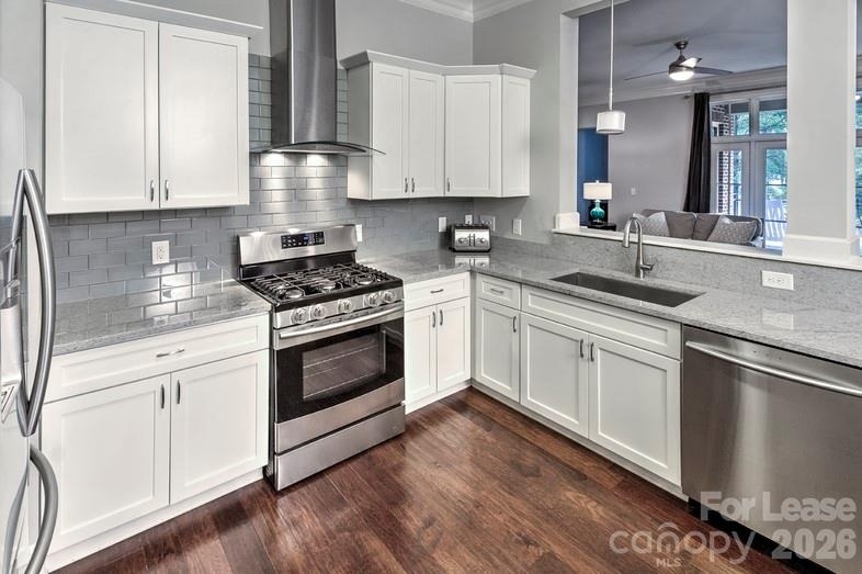 2100 Queens Road W - Photo 6