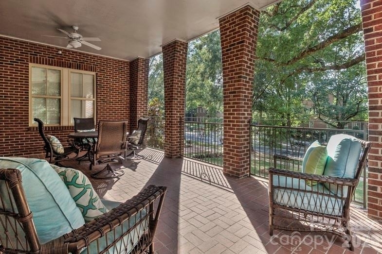 2100 Queens Road W - Photo 14
