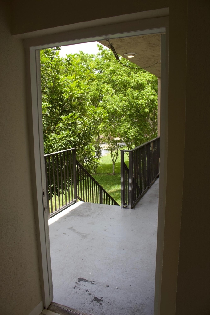 10851 Nw 45th Street - Photo 3