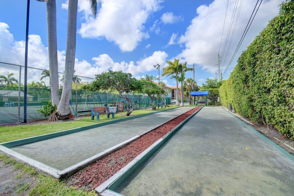 11 Royal Palm Way - Photo 20