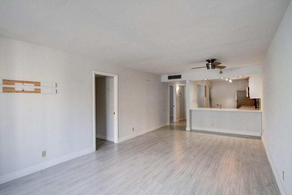 11 Royal Palm Way - Photo 18