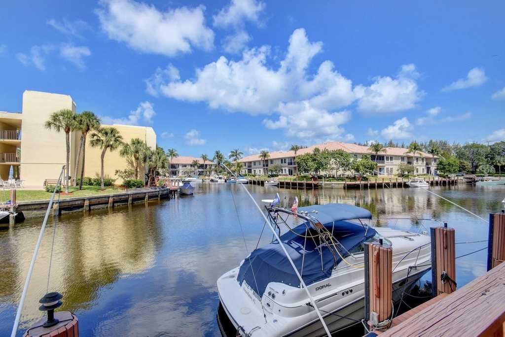 11 Royal Palm Way - Photo 23