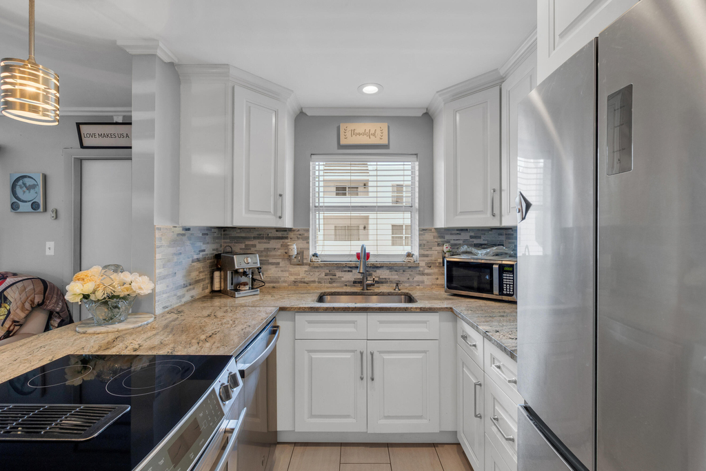 2850 Ne 14th St Causeway - Photo 28