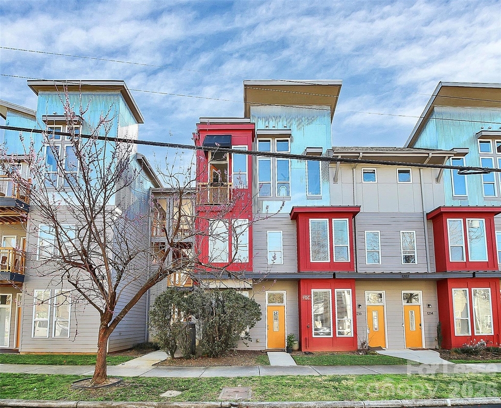 1220 N Caldwell Street - Photo 0