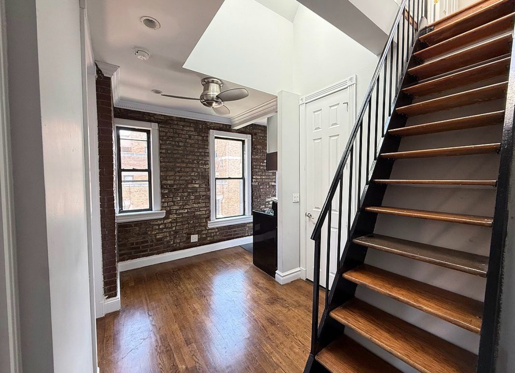 310 East 13th Street - Photo 2