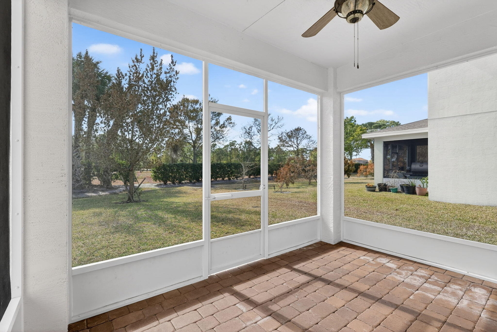 1609 Nw Cataluna Circle - Photo 4
