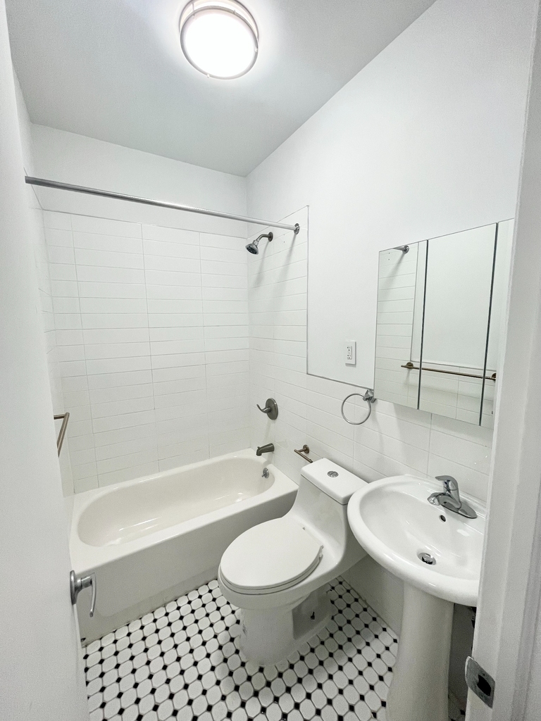 565 West 162nd Street - Photo 3