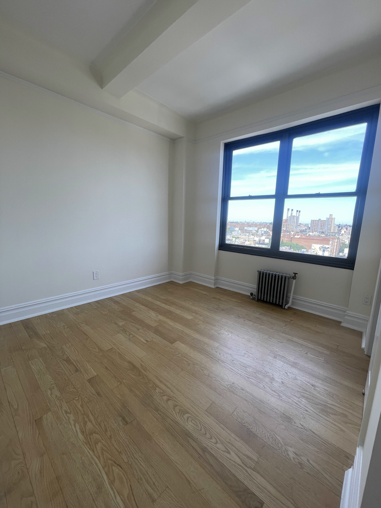 2nd Avenue - Photo 8