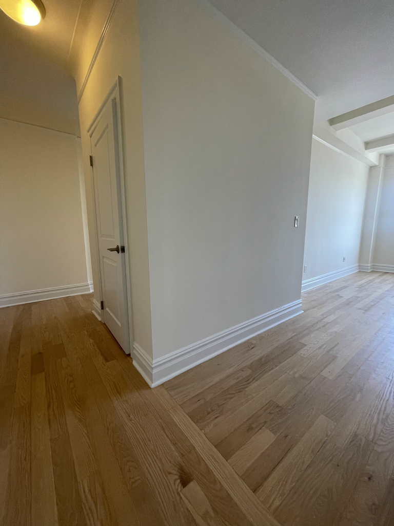 2nd Avenue - Photo 6