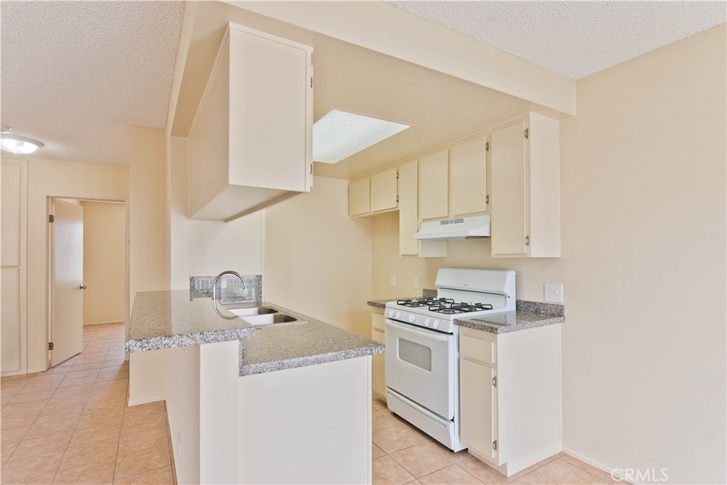 21909 Claretta Avenue - Photo 8