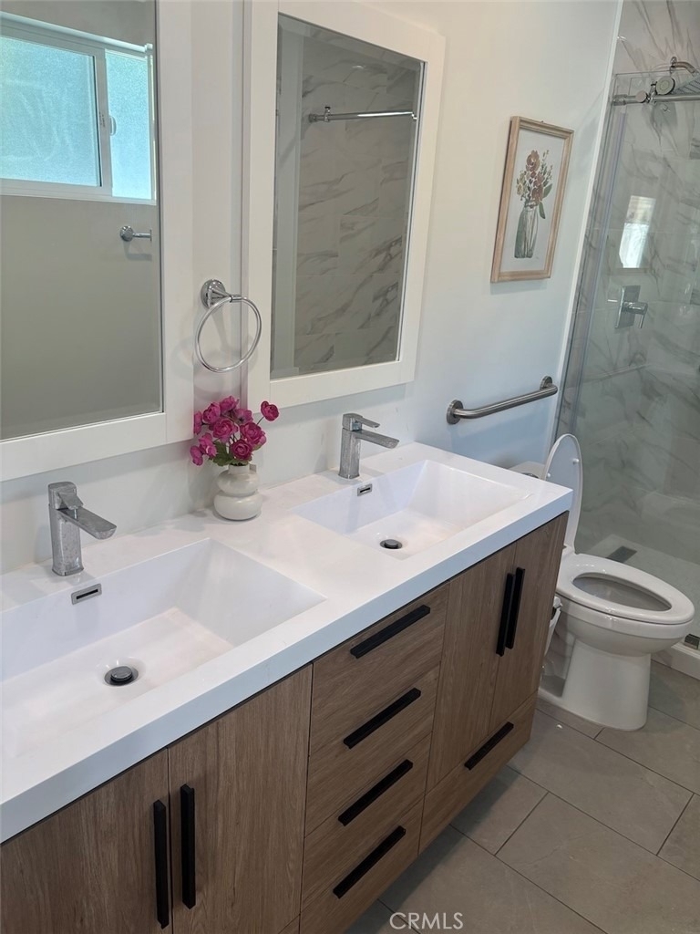 18853 Saticoy Street - Photo 3