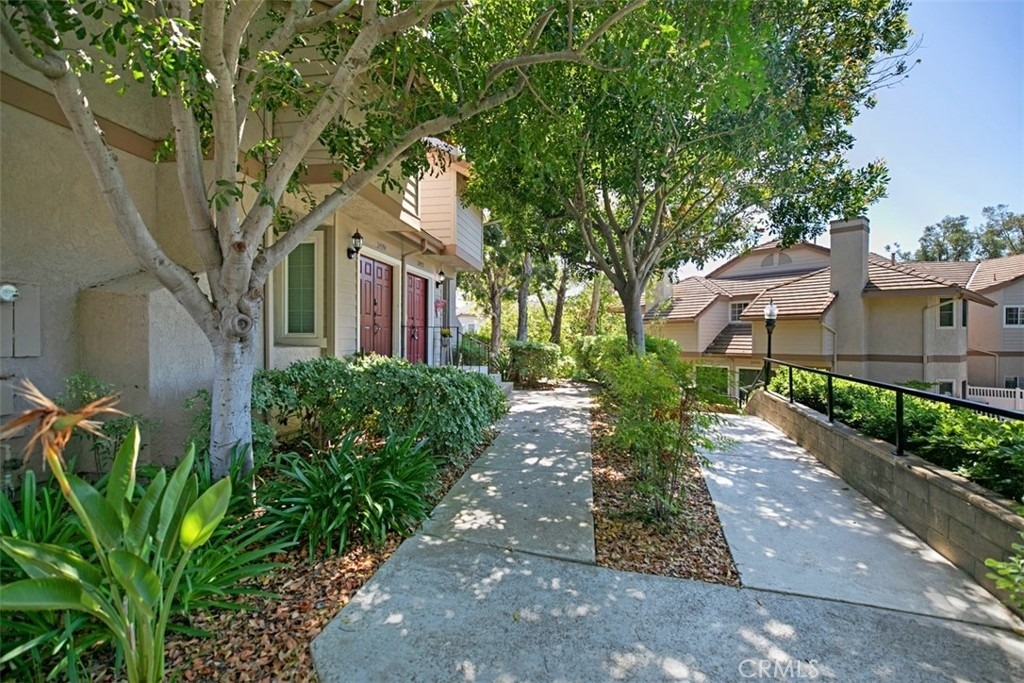 24392 Kingston Court - Photo 3