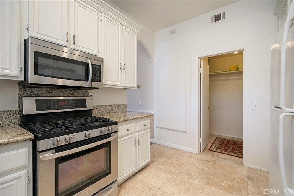 24392 Kingston Court - Photo 13