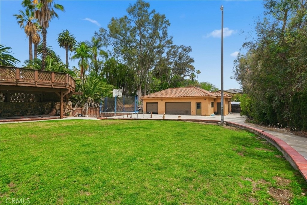 1609 Cherokee - Photo 1