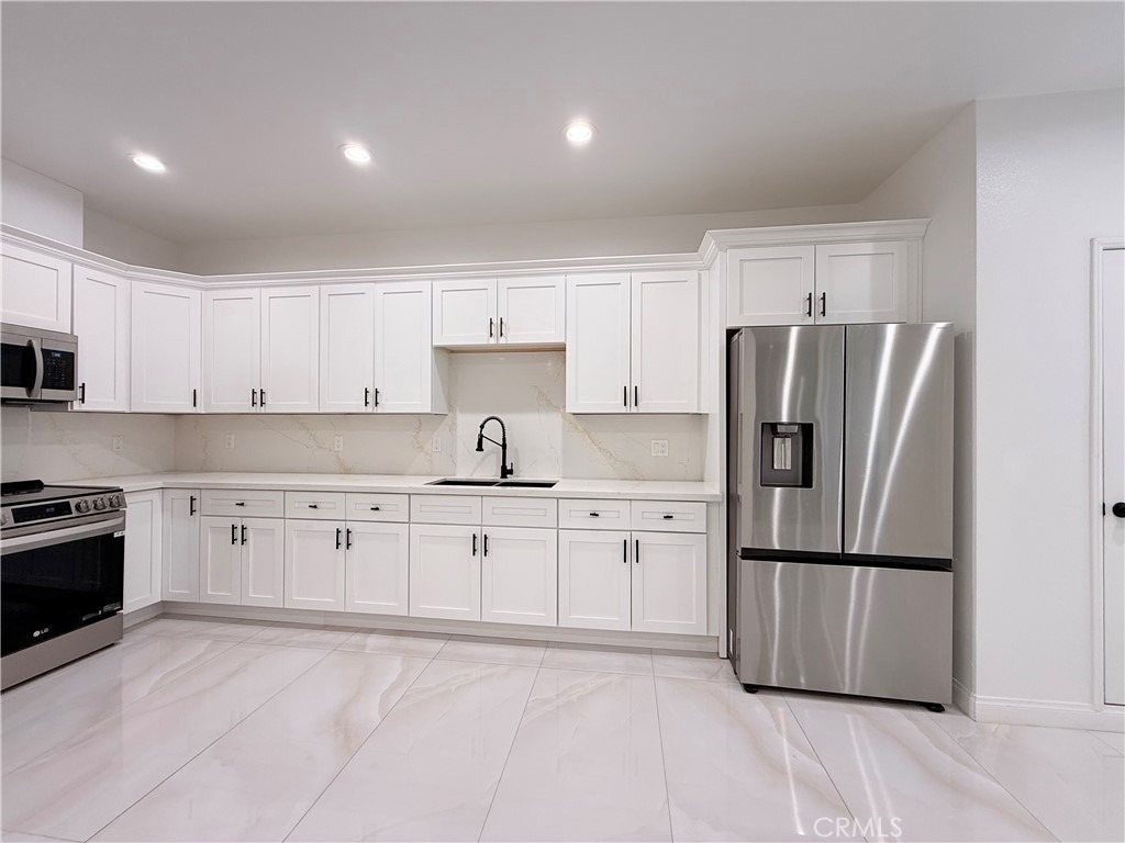 8153 Banana Avenue - Photo 11