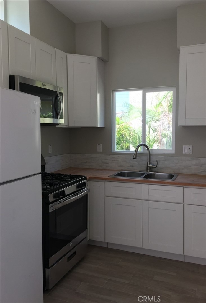 1224 W 35th Street - Photo 5