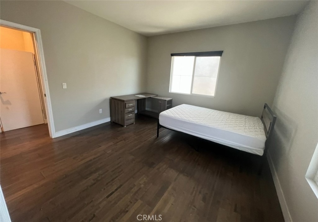1224 W 35th Street - Photo 3