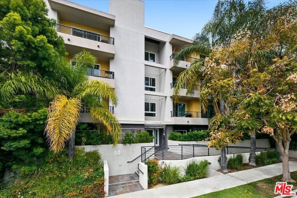11115 Acama Street - Photo 1