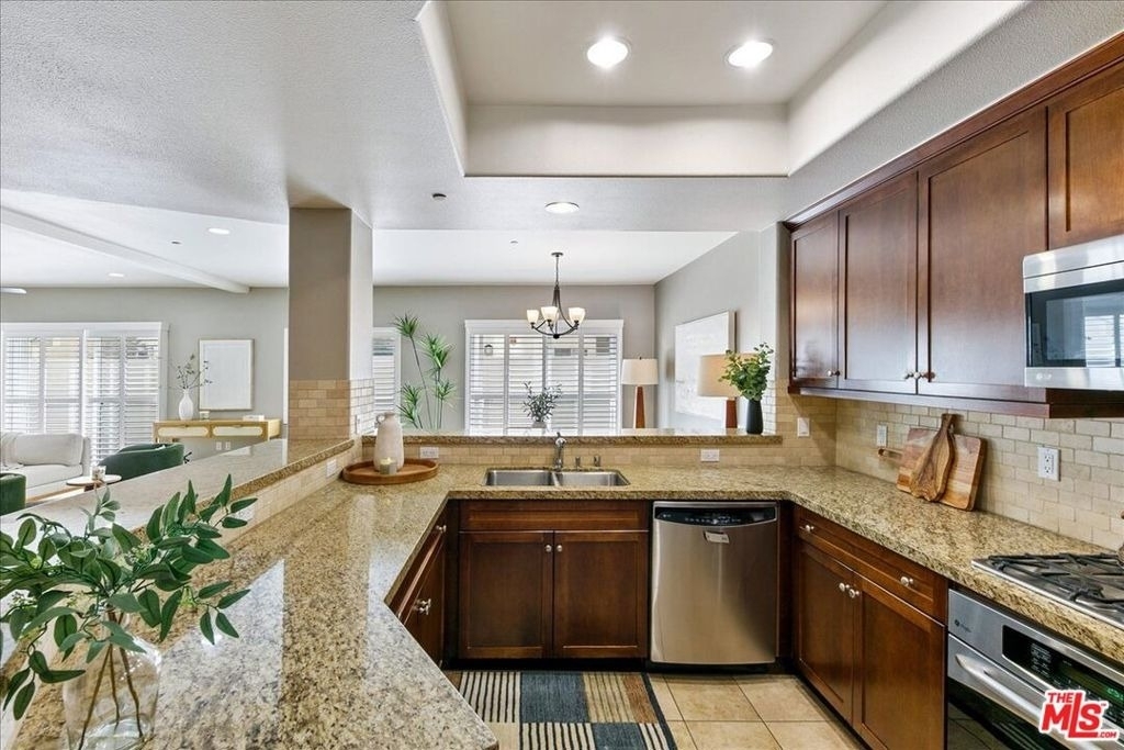 11115 Acama Street - Photo 8