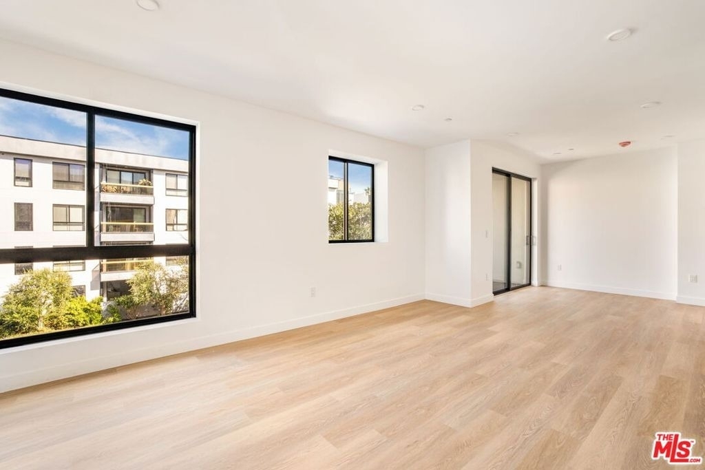 2361 Fox Hills Drive - Photo 5