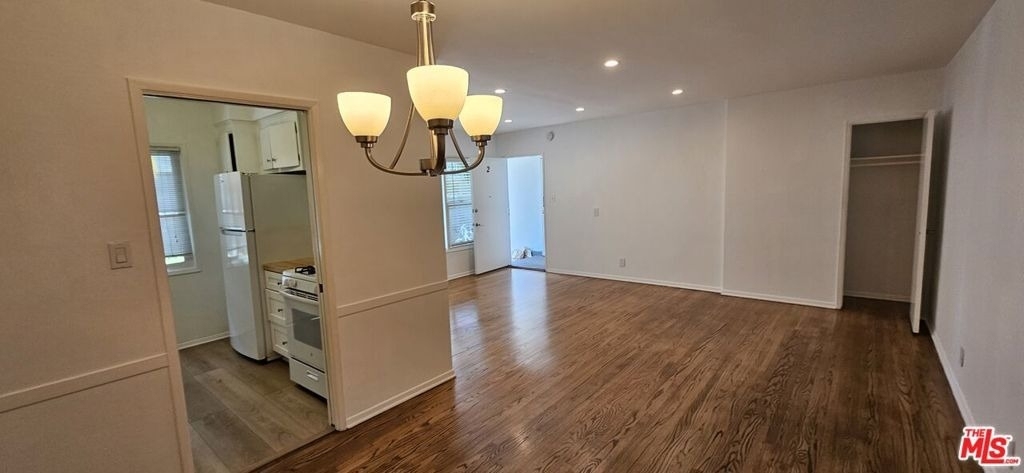 1227 S Holt Avenue - Photo 4