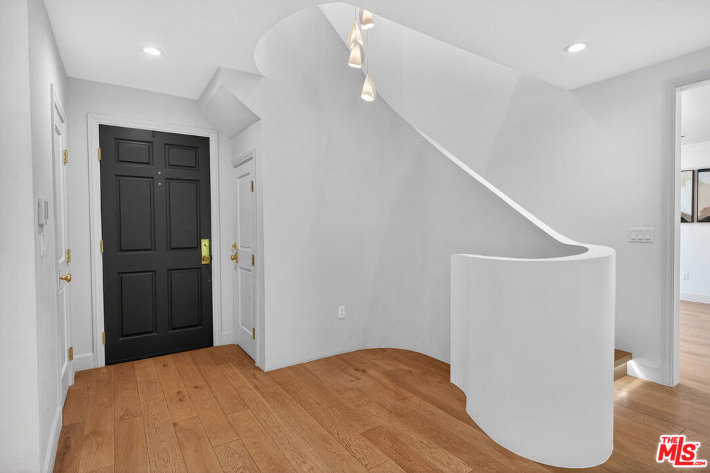462 Warner Avenue - Photo 8