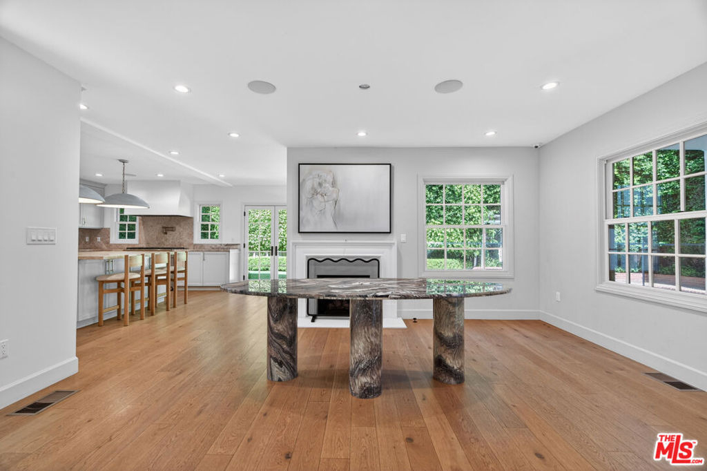 462 Warner Avenue - Photo 0