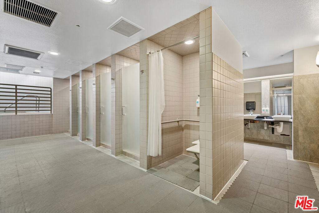 4316 Marina City Drive - Photo 37