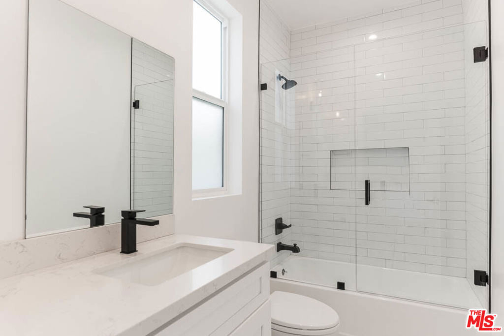 1238 1/2 N Beachwood Drive - Photo 5