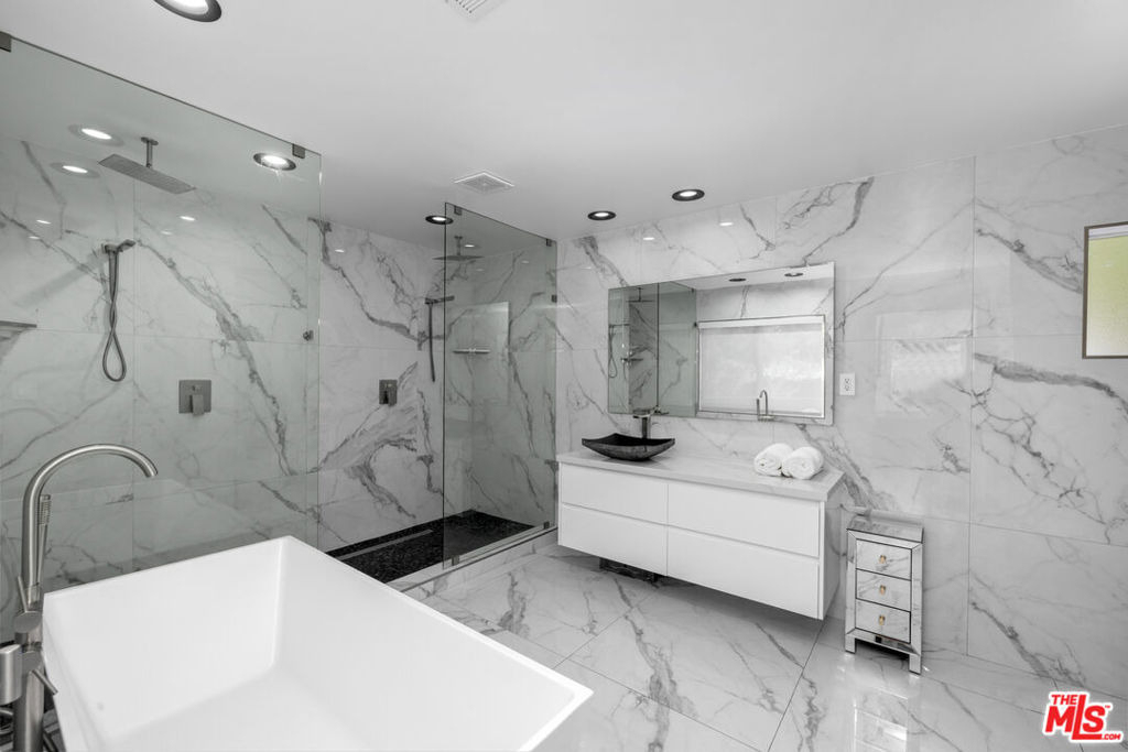 1750 N Beverly Glen Boulevard - Photo 18