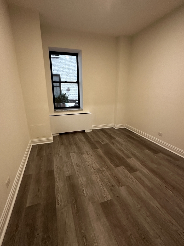 West 34th Street - Photo 2