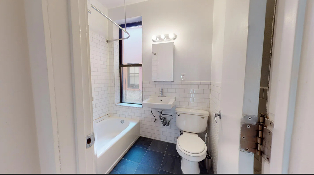 East 91st Street - Photo 8