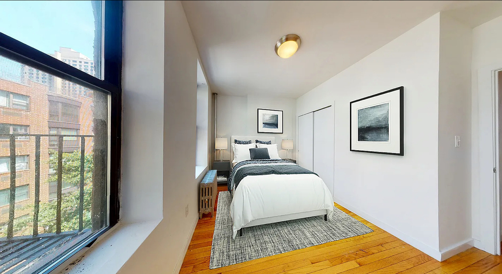 East 91st Street - Photo 2