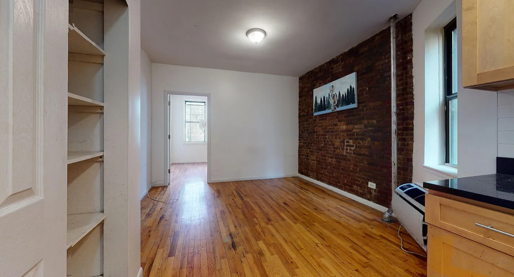 East  76th  Street - Photo 4