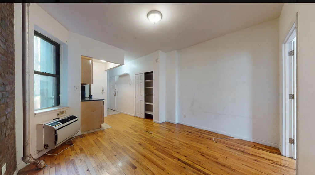 East  76th  Street - Photo 3