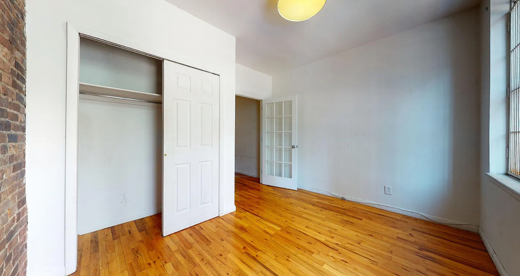 East  76th  Street - Photo 7