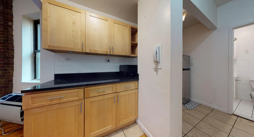 East  76th  Street - Photo 2