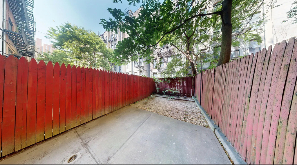 East 90th Street - Photo 0