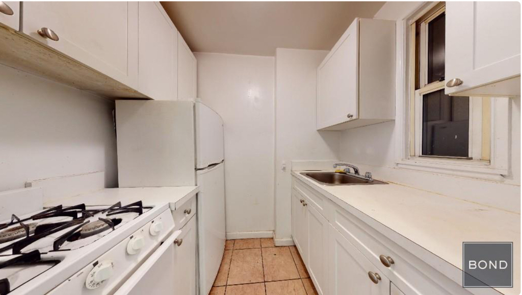 East 88th Street - Photo 2