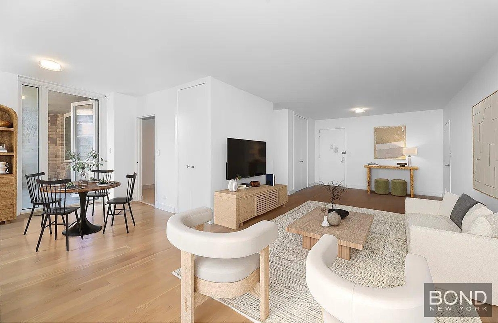 West End Avenue - Photo 2