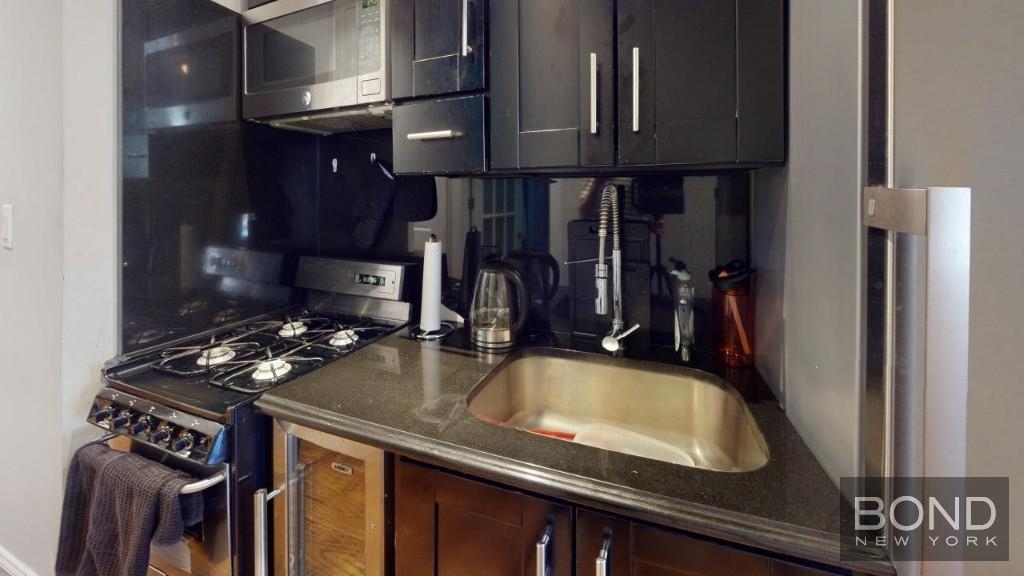 West 108th Street - Photo 11