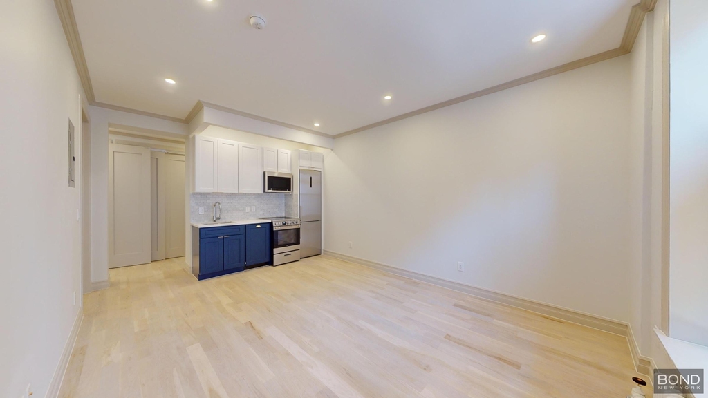 West 91st Street - Photo 1