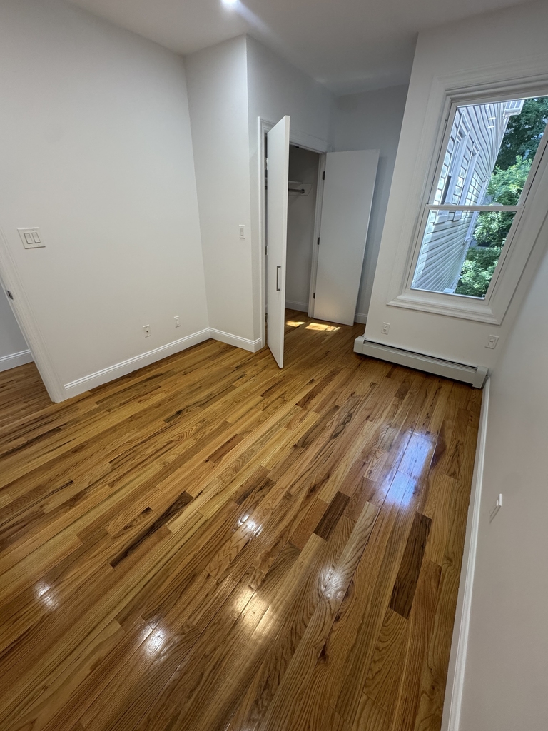 Newkirk Avenue - Photo 4
