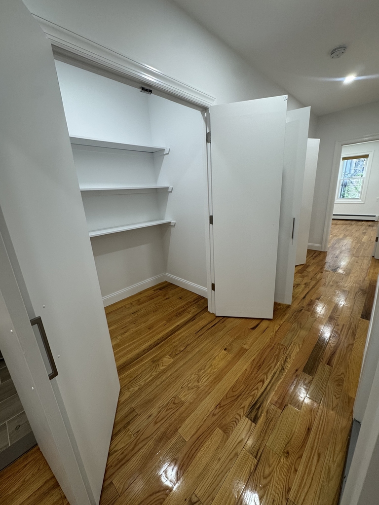 Newkirk Avenue - Photo 7