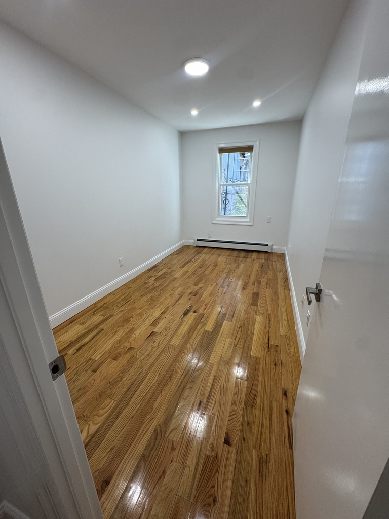 Newkirk Avenue - Photo 15