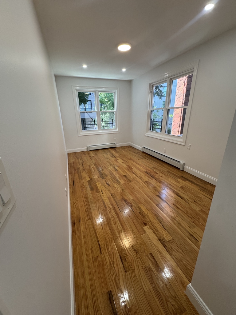 Newkirk Avenue - Photo 11