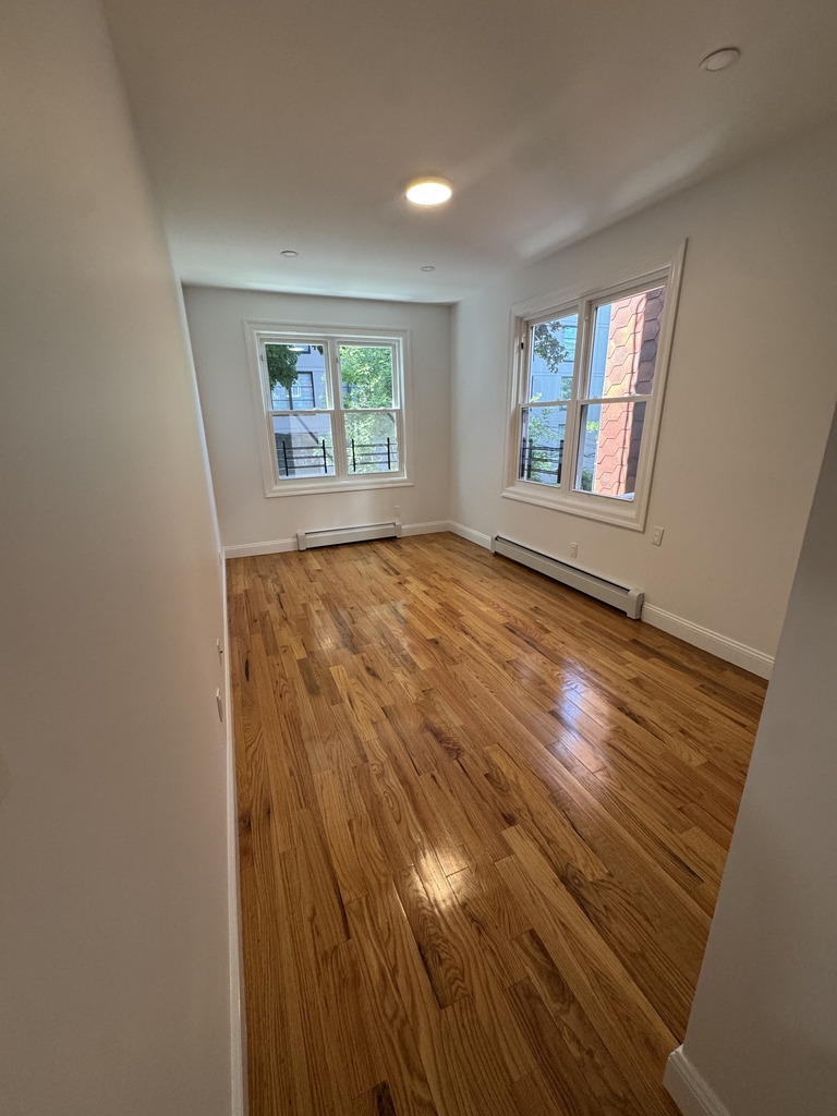 Newkirk Avenue - Photo 10