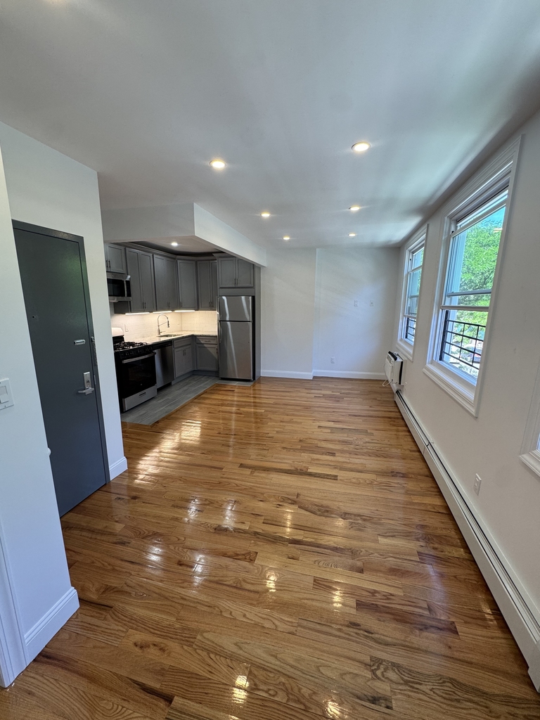 Newkirk Avenue - Photo 1