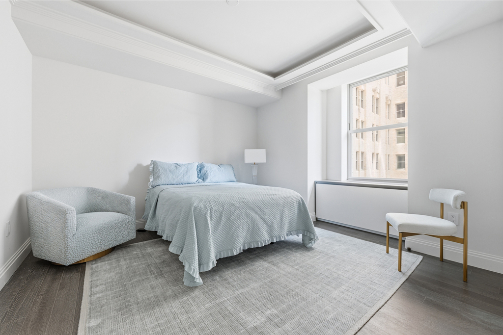 303  Park Ave - Photo 2